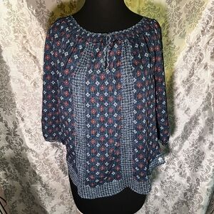 Abercrombie & Fitch Women's Breezy Thjn Navy and Red Patterned Top